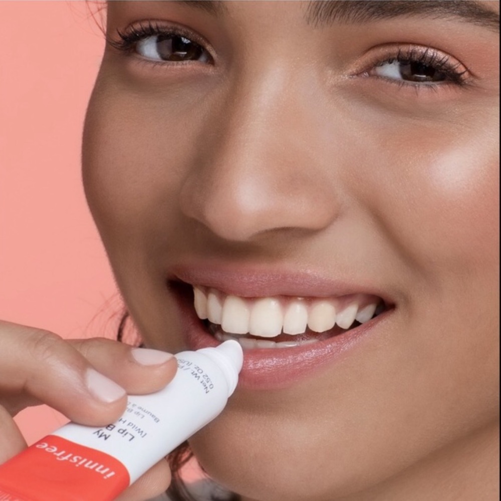 “Wild Hibiscus” INNISFREE FULL Sized Lip Balm - Picture 2 of 4